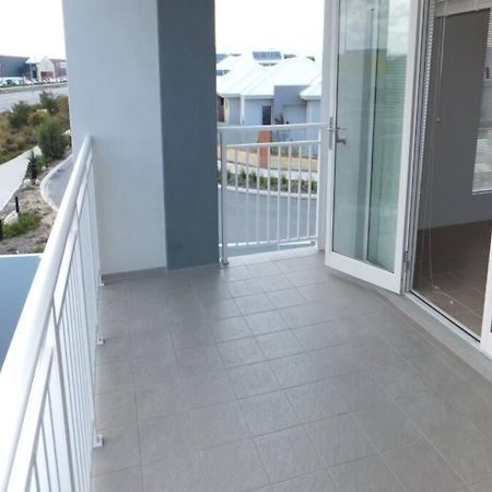 Modern Luxury 1 Bedroom Apartment - Walk To The Shops! Free Wifi Clarkson Экстерьер фото